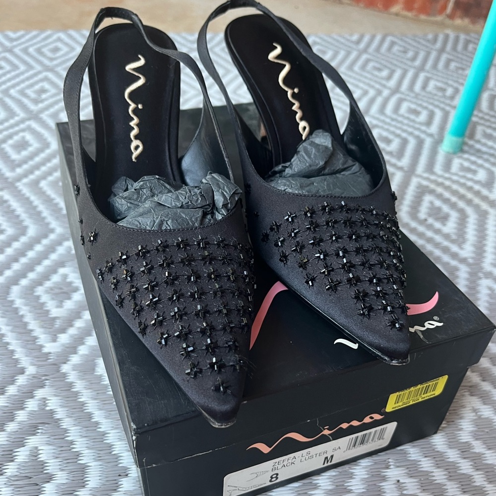 Size 8 heel by Nina - Black